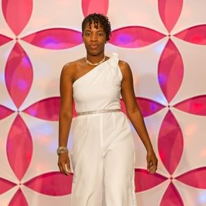 Meet your Posher, Erica.